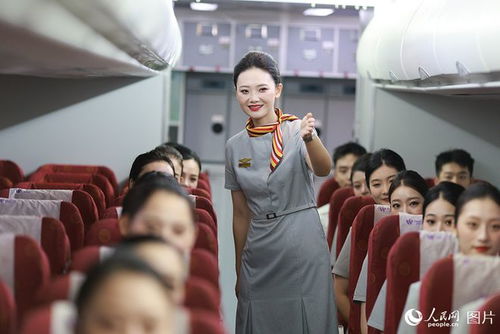 重慶 空姐 動姐 攜手開展服務(wù)禮儀培訓(xùn)備戰(zhàn)暑運